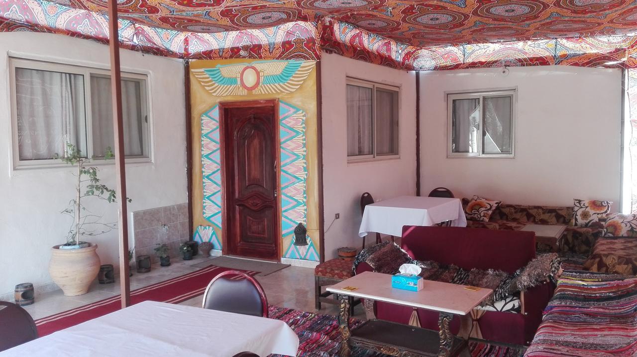 Pyramids Overlook Inn Kafret el-Gabal Exteriör bild